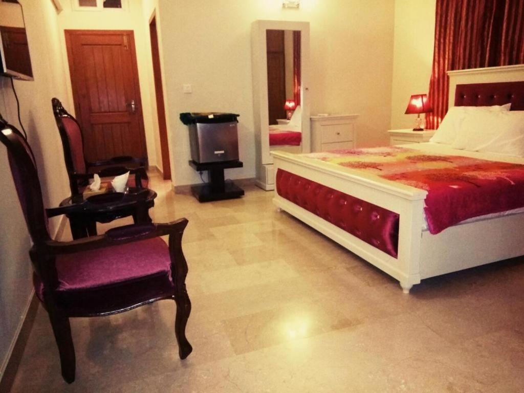 Royal Galaxy Bed & Breakfast Islamabad - For Families Only Zewnętrze zdjęcie