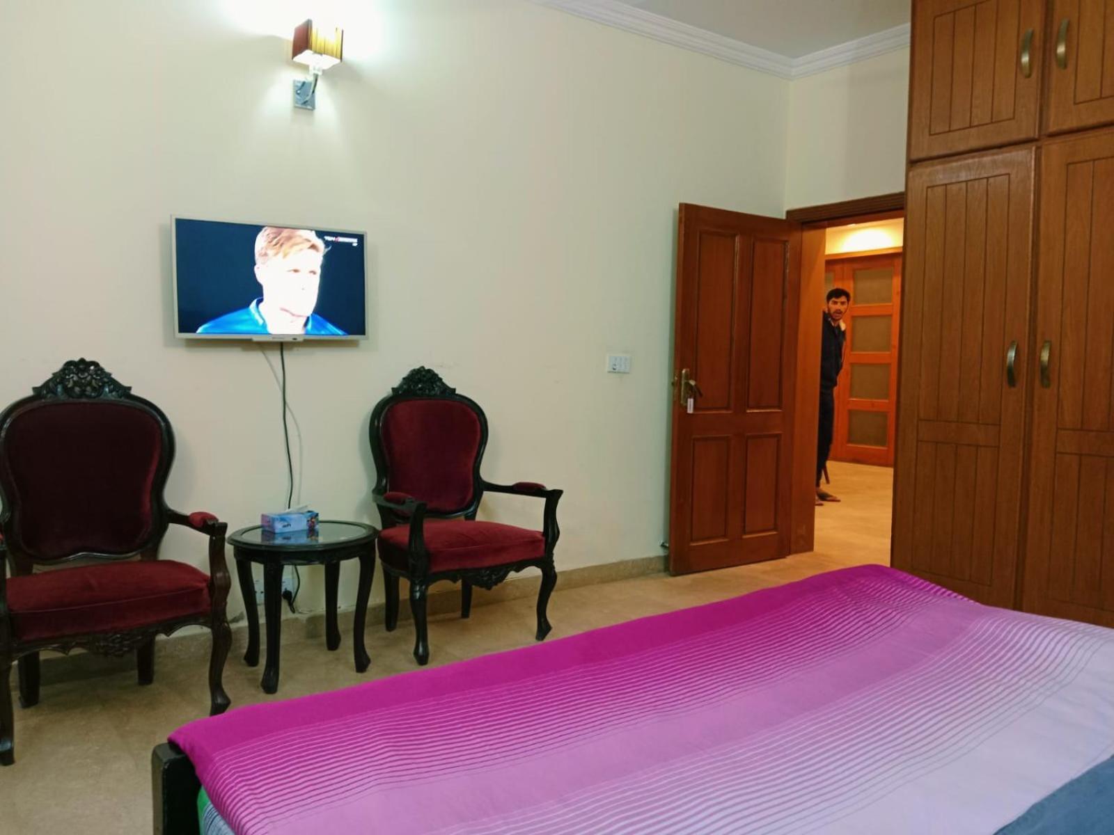 Royal Galaxy Bed & Breakfast Islamabad - For Families Only Zewnętrze zdjęcie